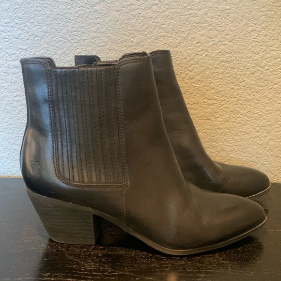 Sandra Frye booties in black - Picture 1 of 8